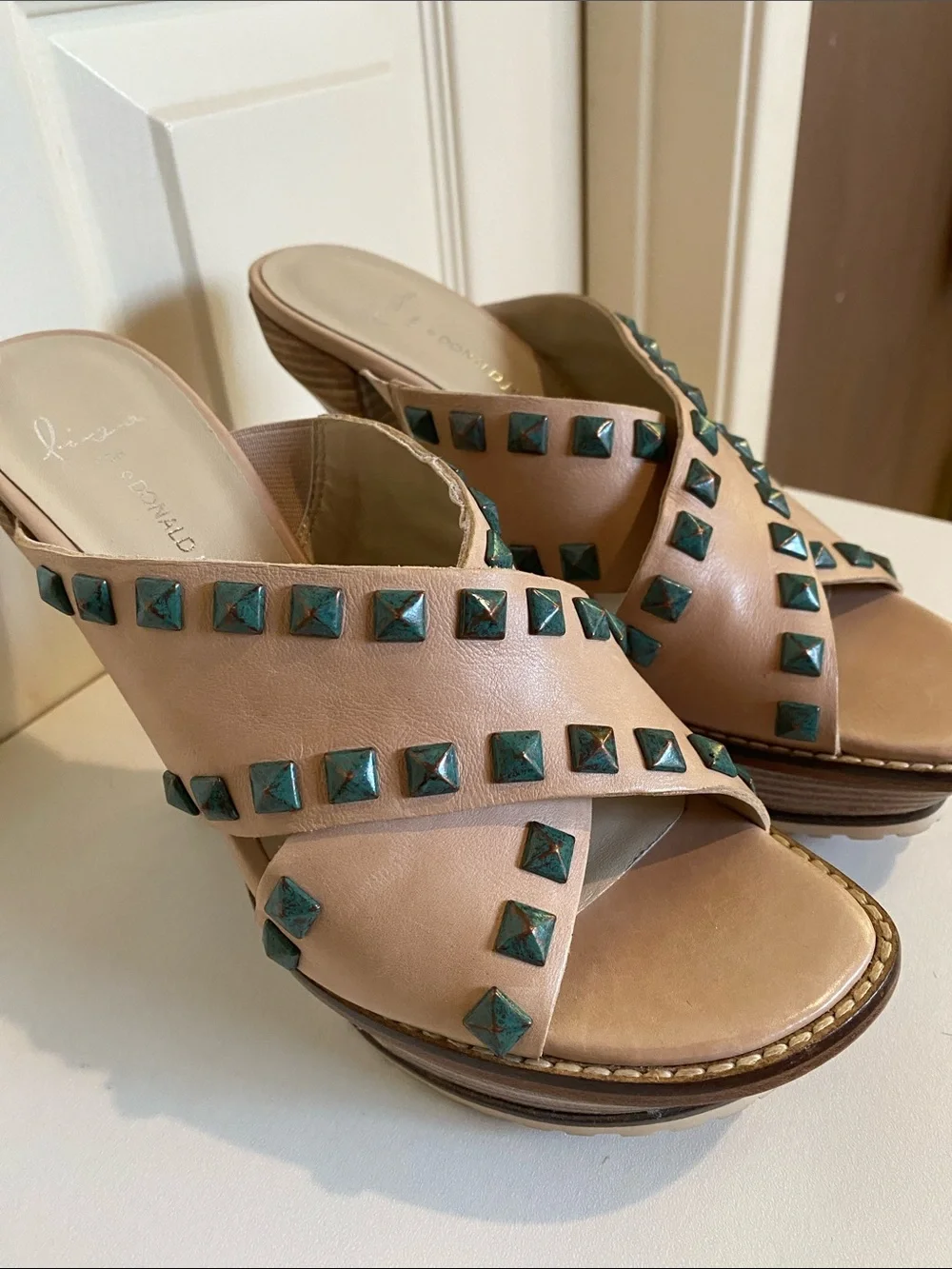 Donald J. Pliner slip crisscross